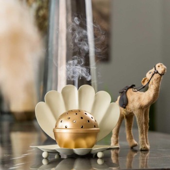 مبخرة معدنية