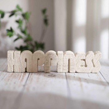 ديكور جمالي بعبارة  Happiness من ماريلا