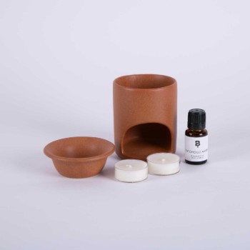 Fragrance lamp with patchouli oil and amber