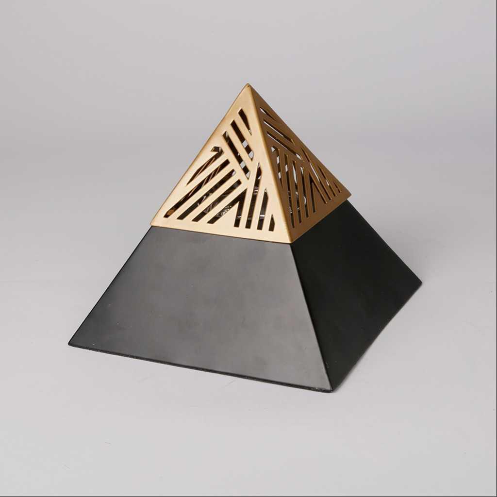 Pyramid Metal Mabkhara