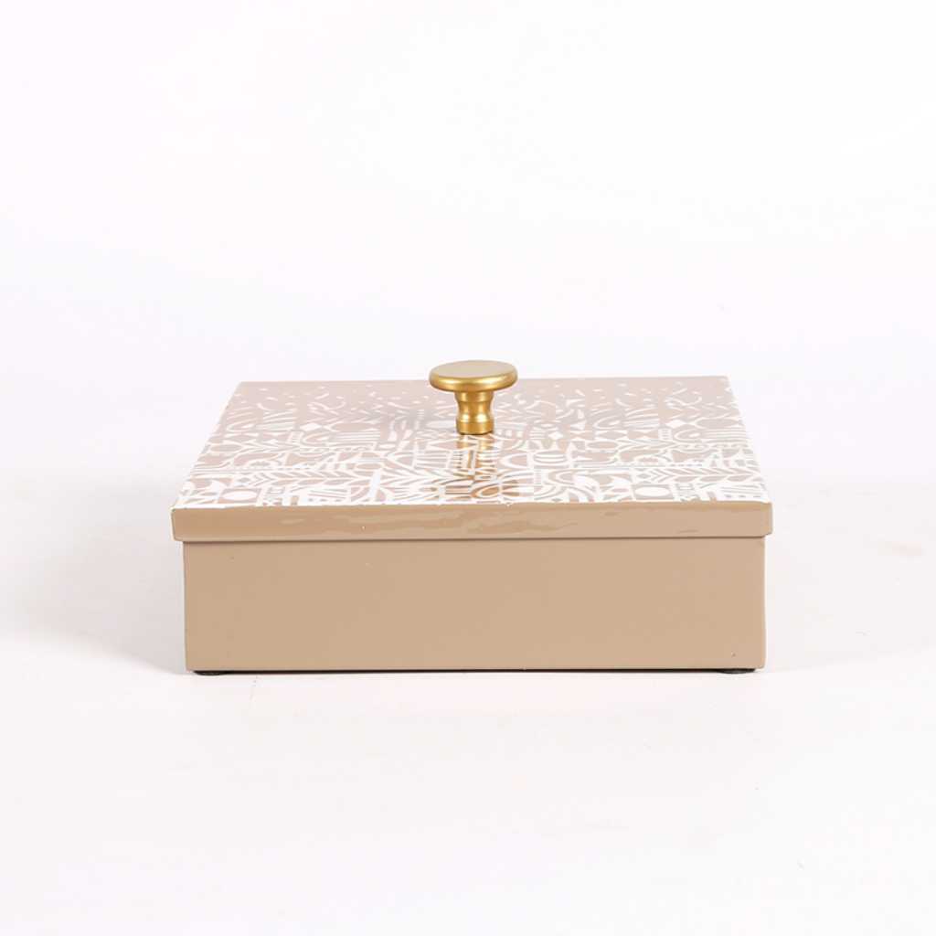 Metal box with lid