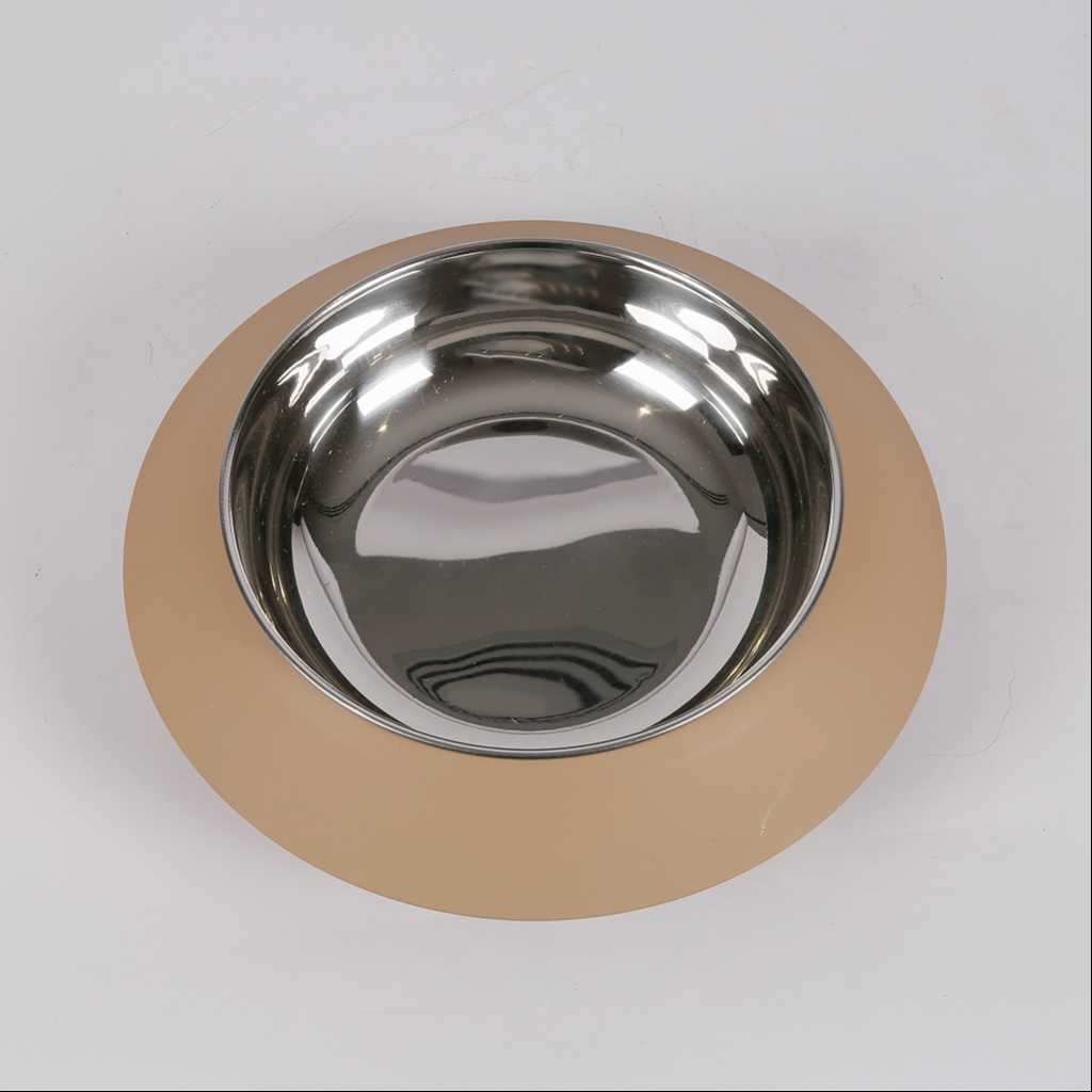 Salad serving dish from Daia
