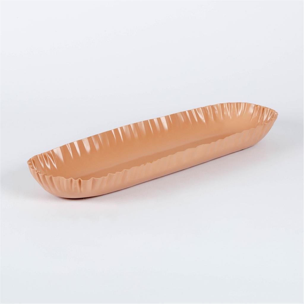 Serving metal tray crease