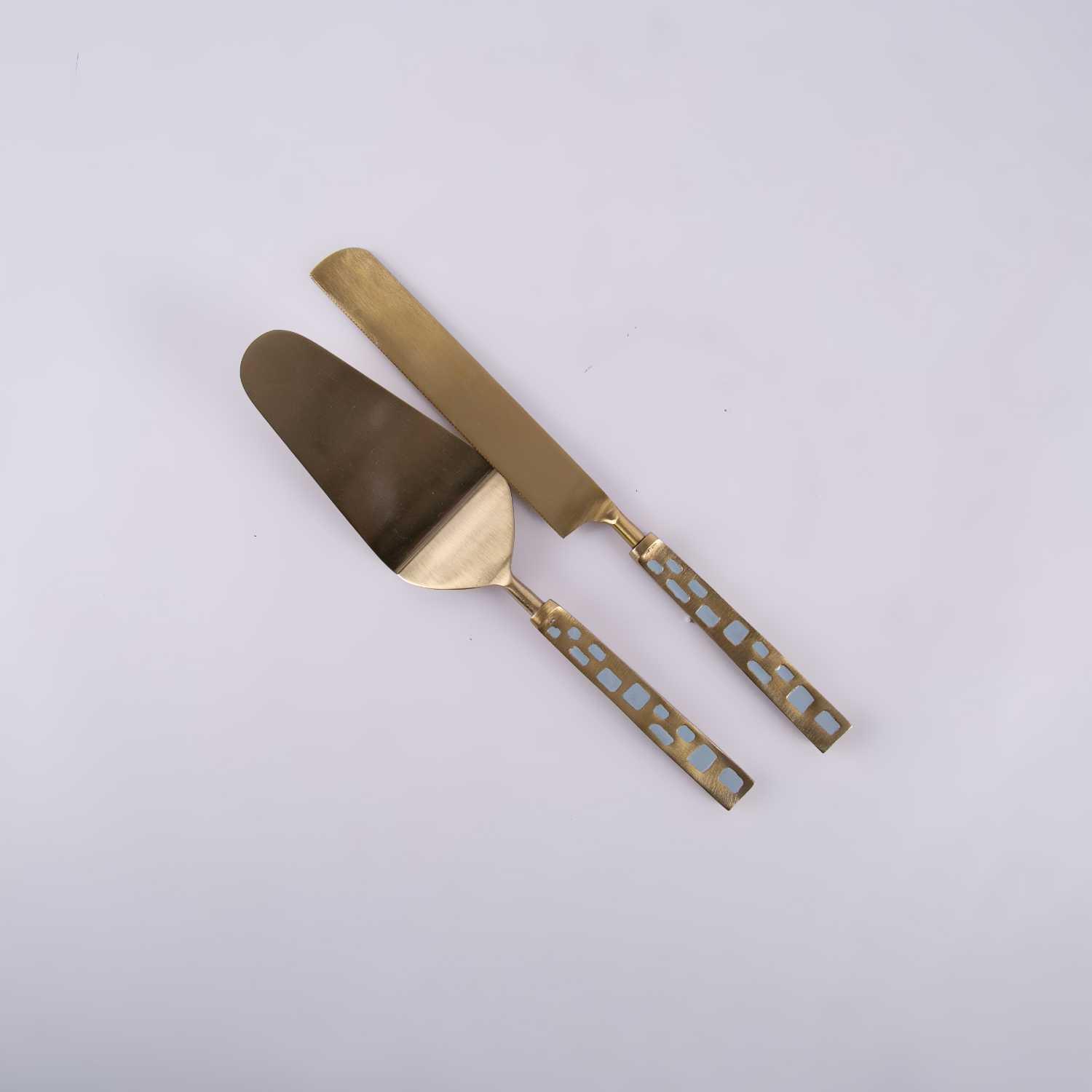 

cake server set from atheela, Gold