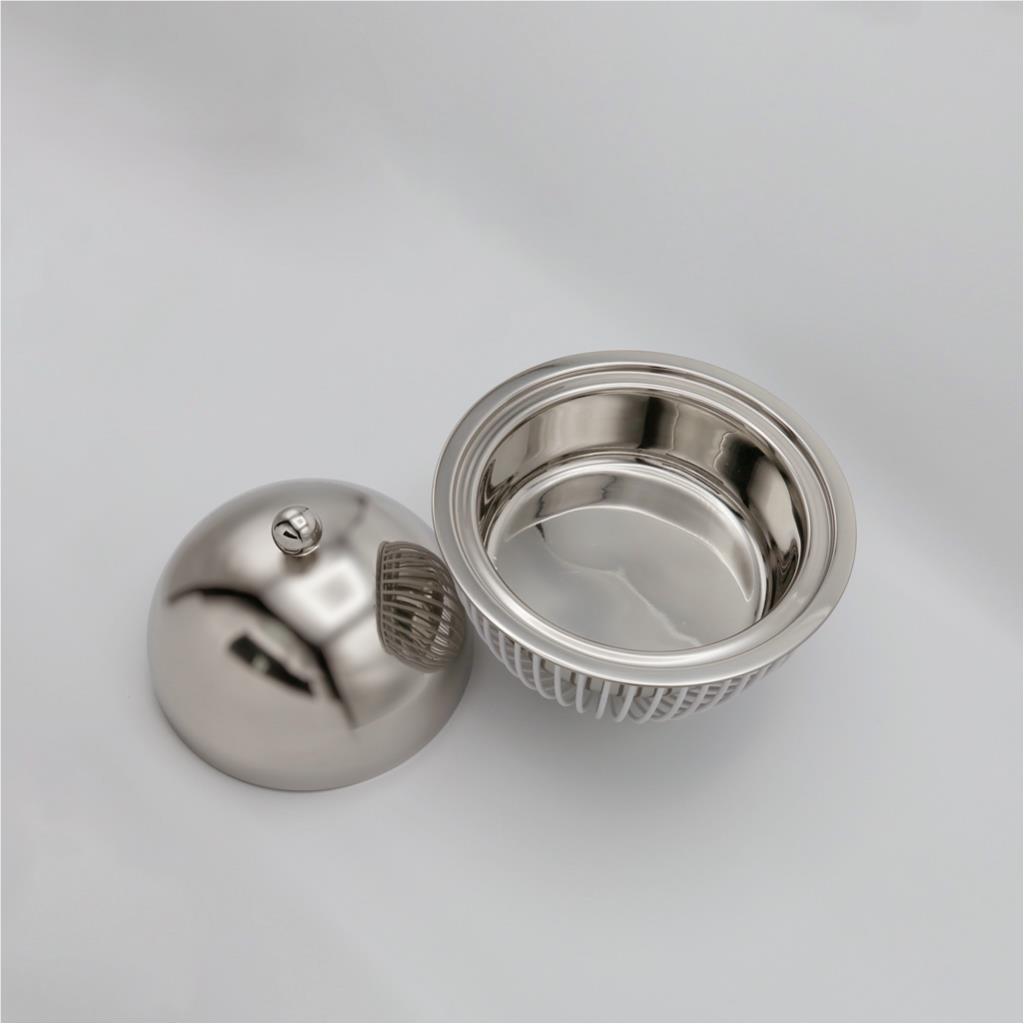 Food heater with candle