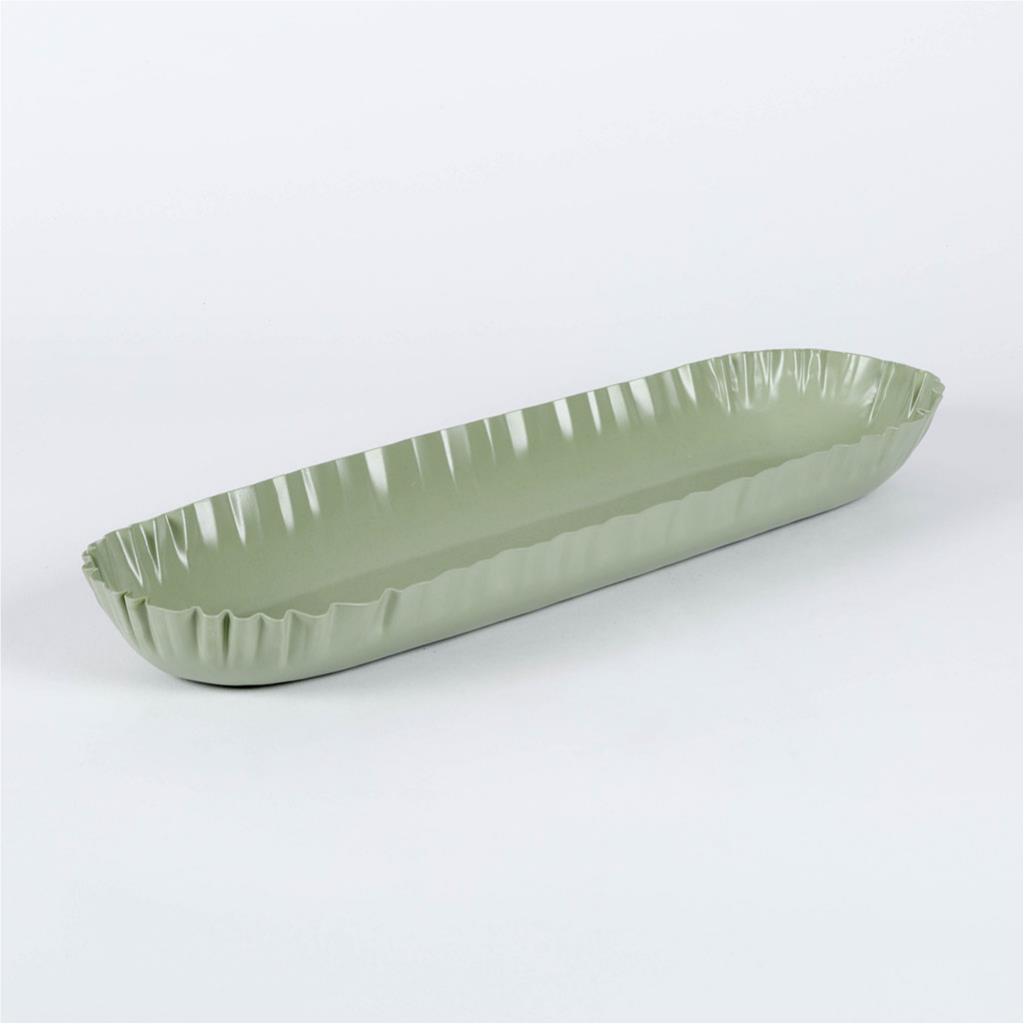 Serving metal tray crease