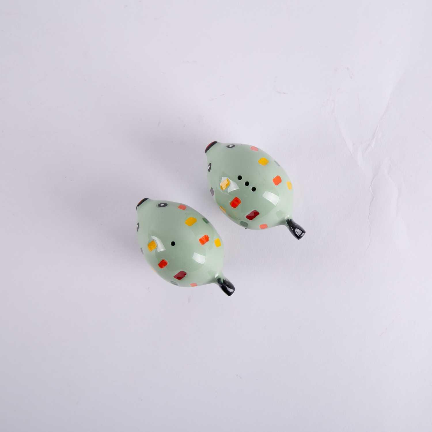 Salt And Pepper Shaker From Zyana