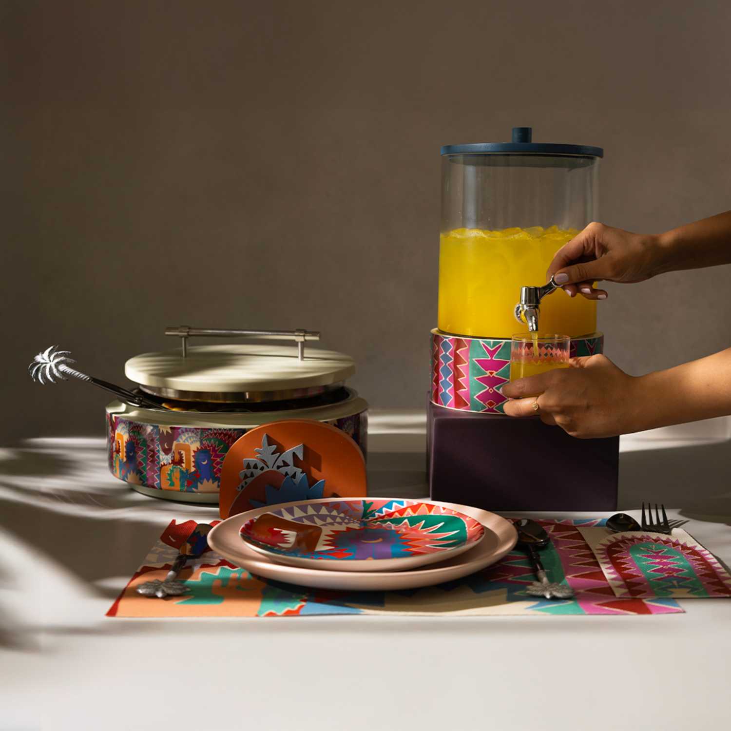 حامل أدوات مائدة من امارا