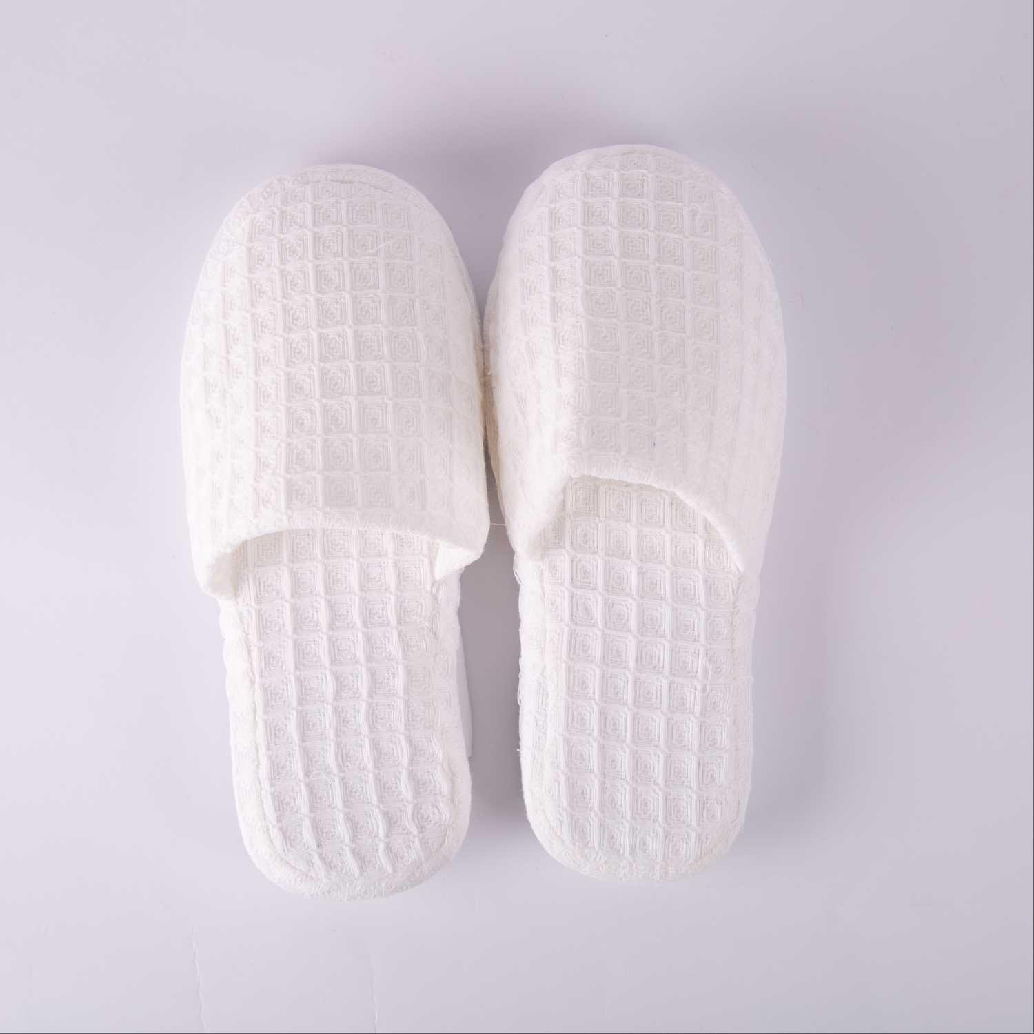 Amaya Slippers XL White
