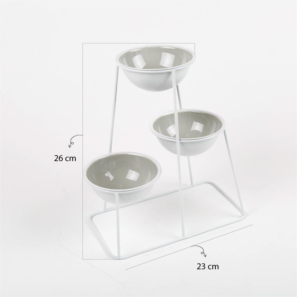 Serving stand with 3 bowls from Azha