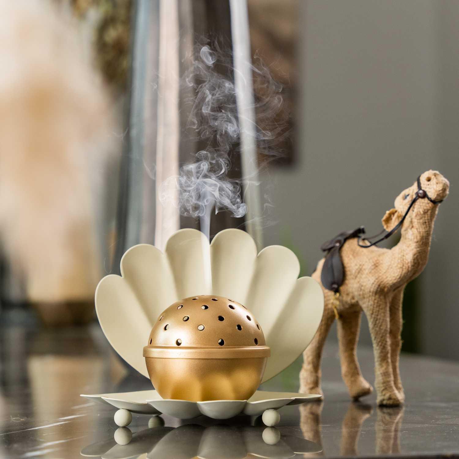 مبخرة معدنية