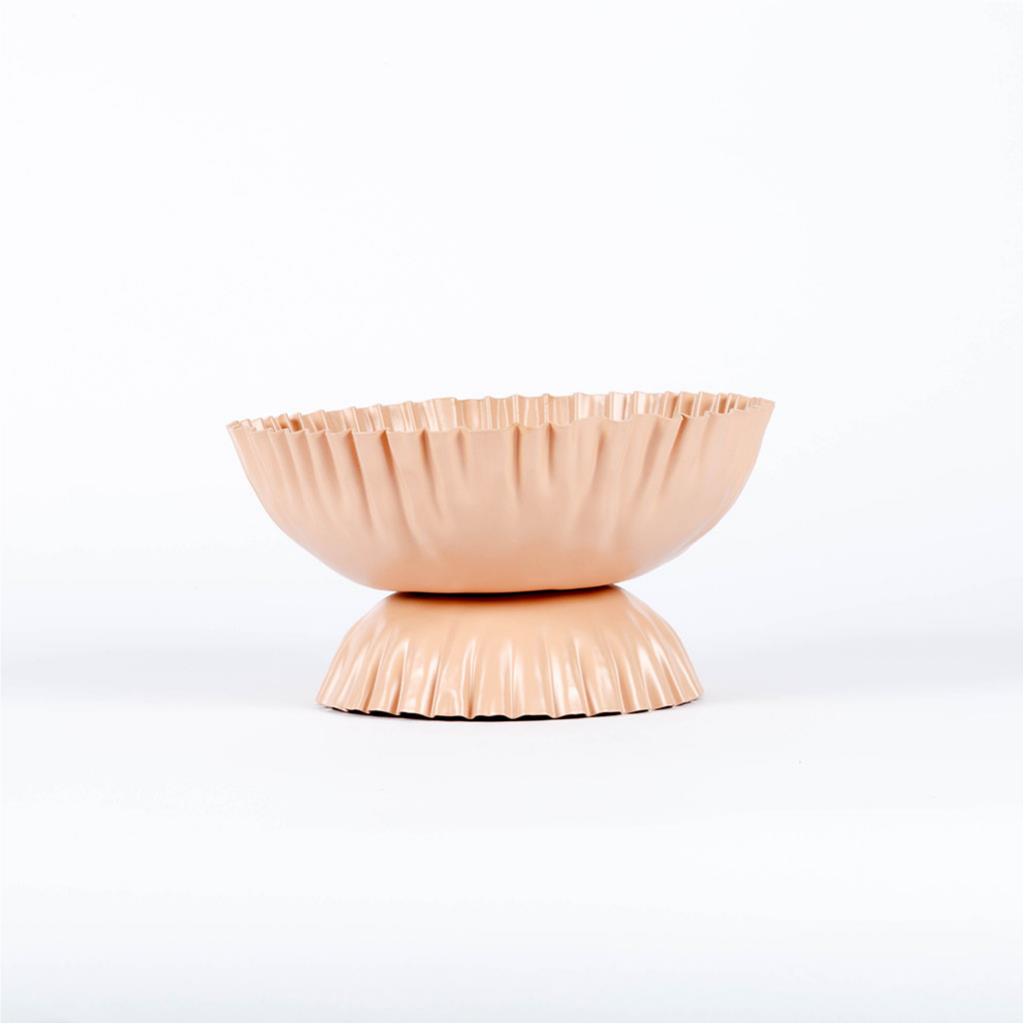 Serving bowl with Stand Crease