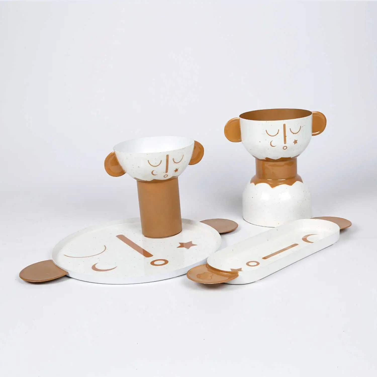 Serving metal tray from Daia