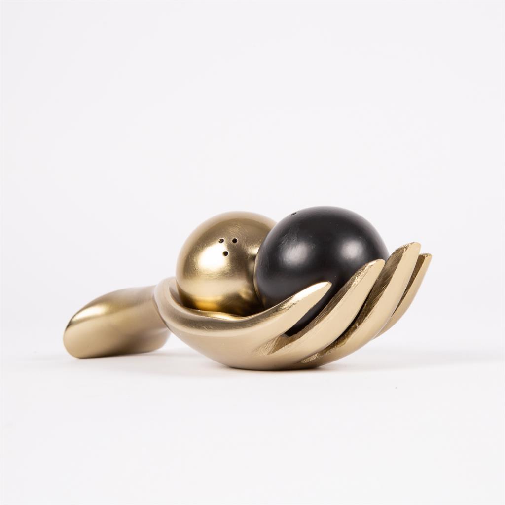 Salt And Pepper Shaker Set of 2 With Holder