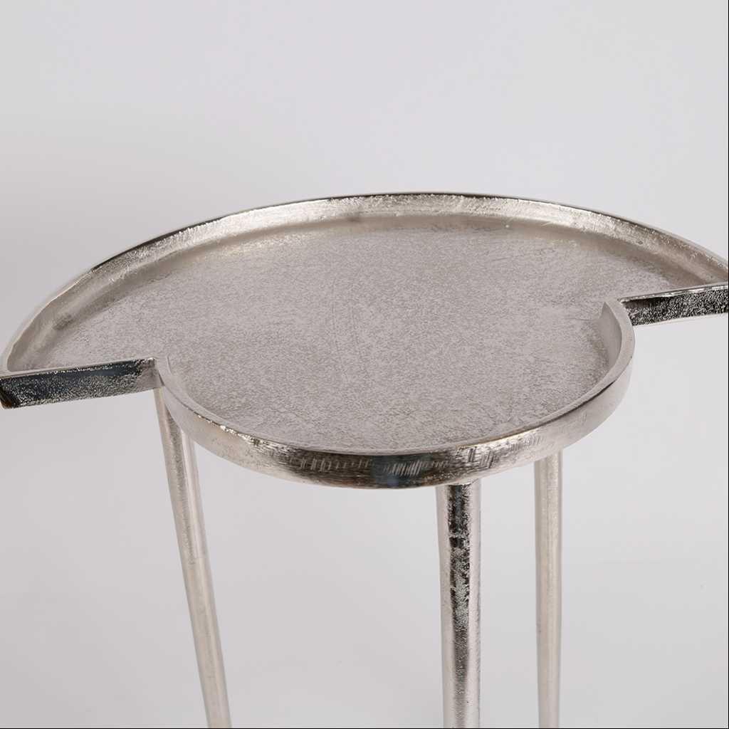 طاولة دائرية معدنية من دايا
