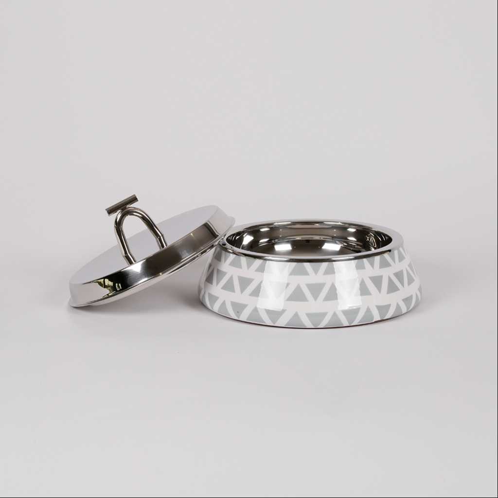 Casserole triangles with lid