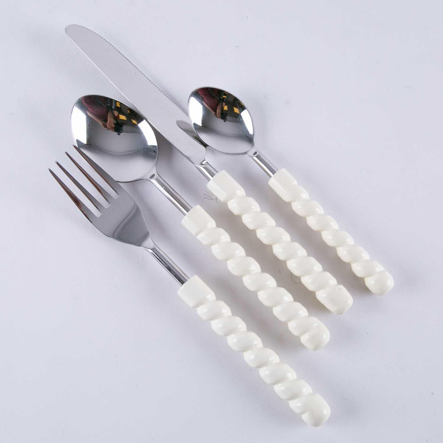 Flatware set