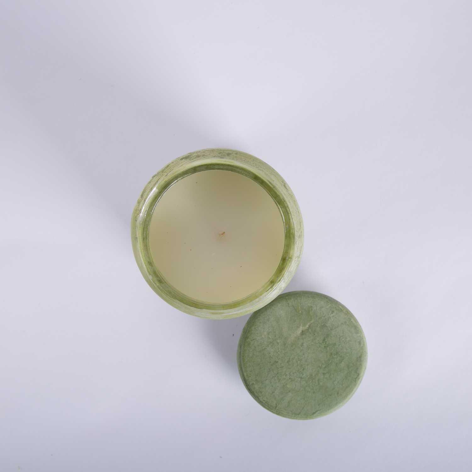 شمعة زجاجية معطرة  عنبر الباتشولي