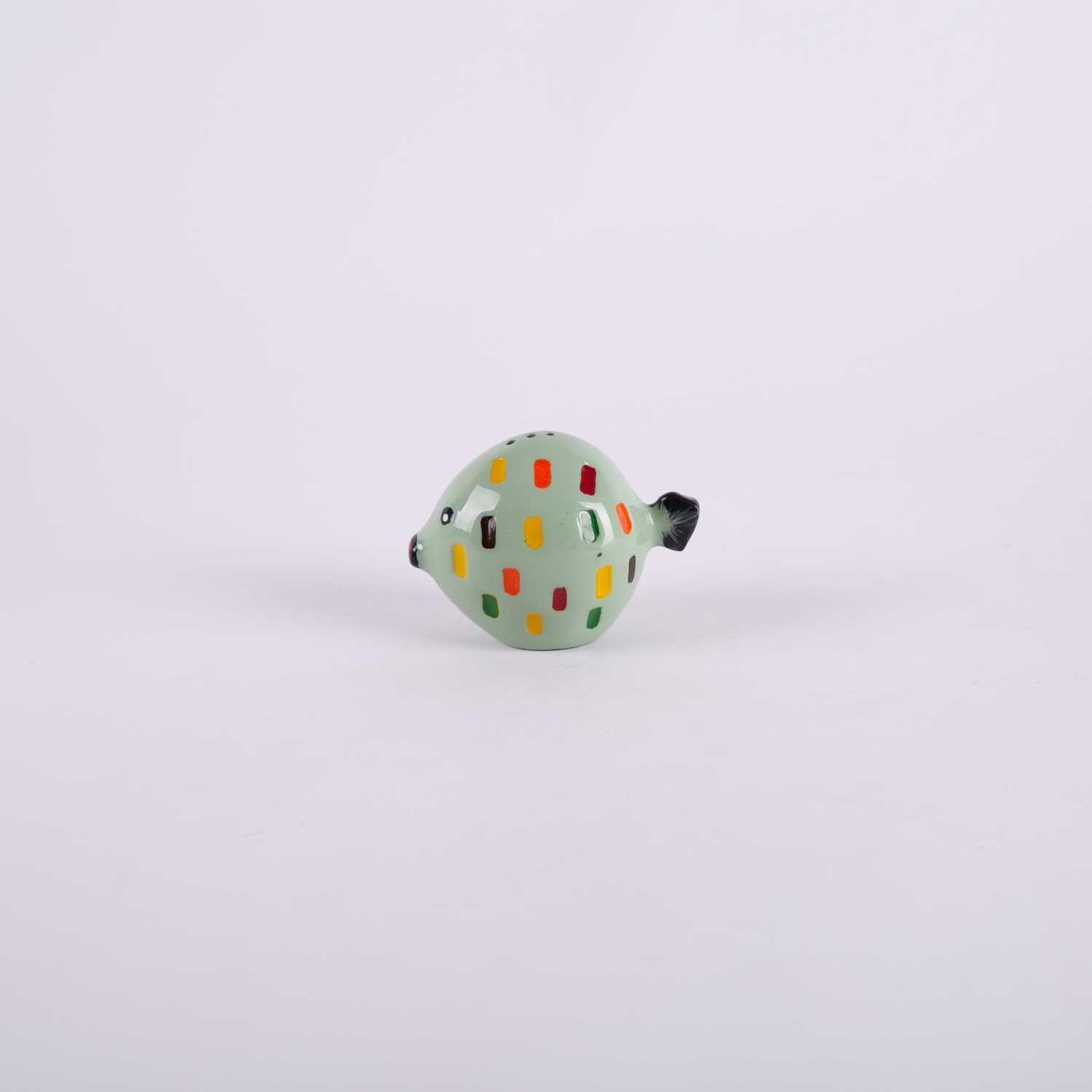 Salt And Pepper Shaker From Zyana