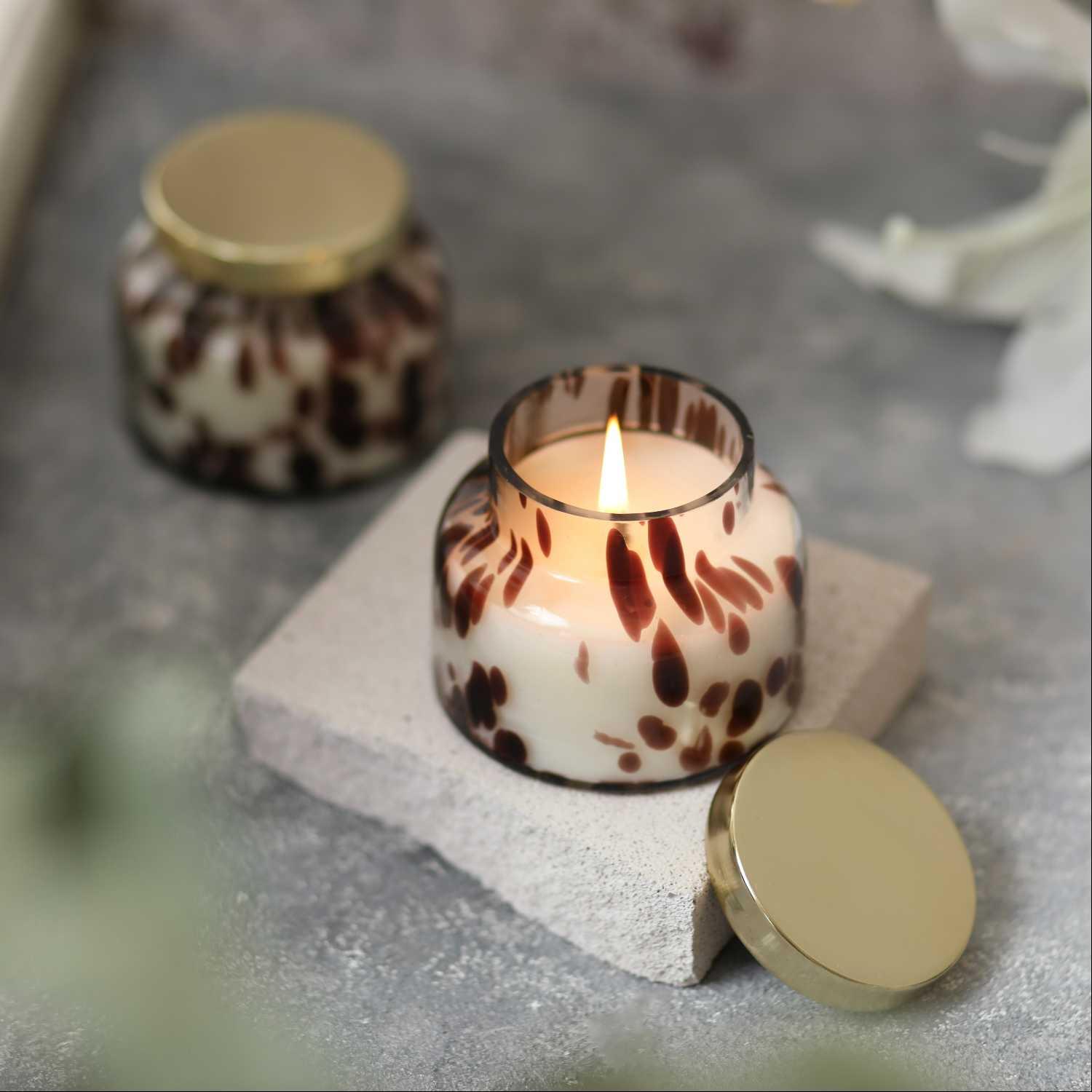 شمعة زجاجية معطرة