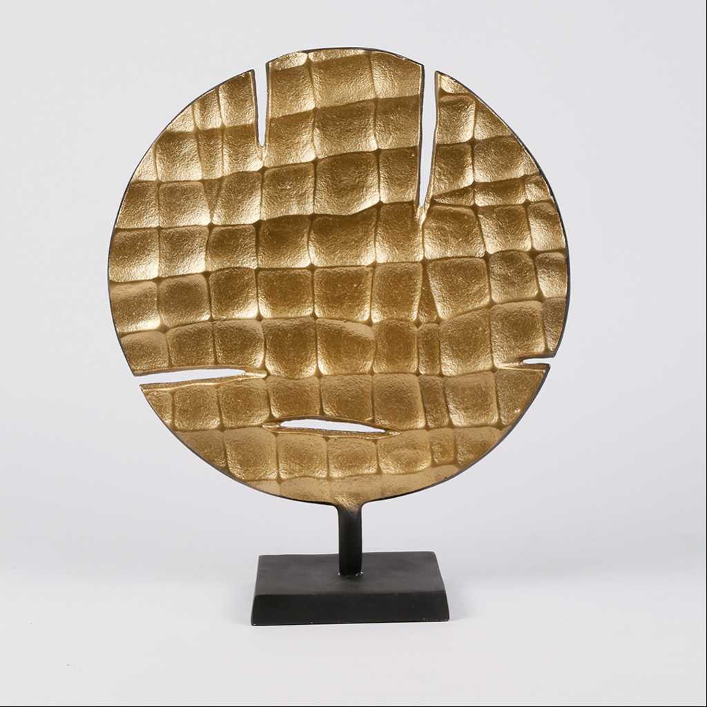 Metal stand decor