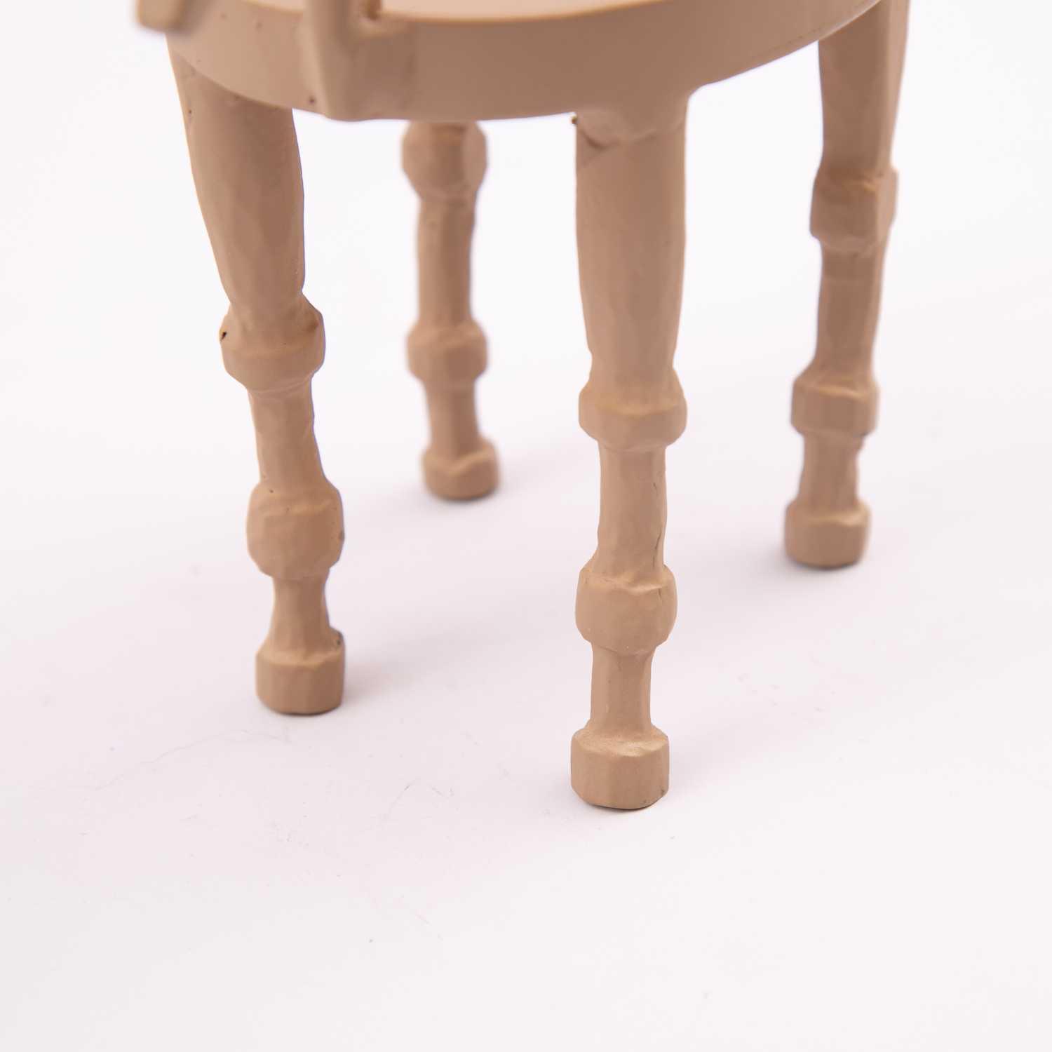 Elle Figure from Blanca
