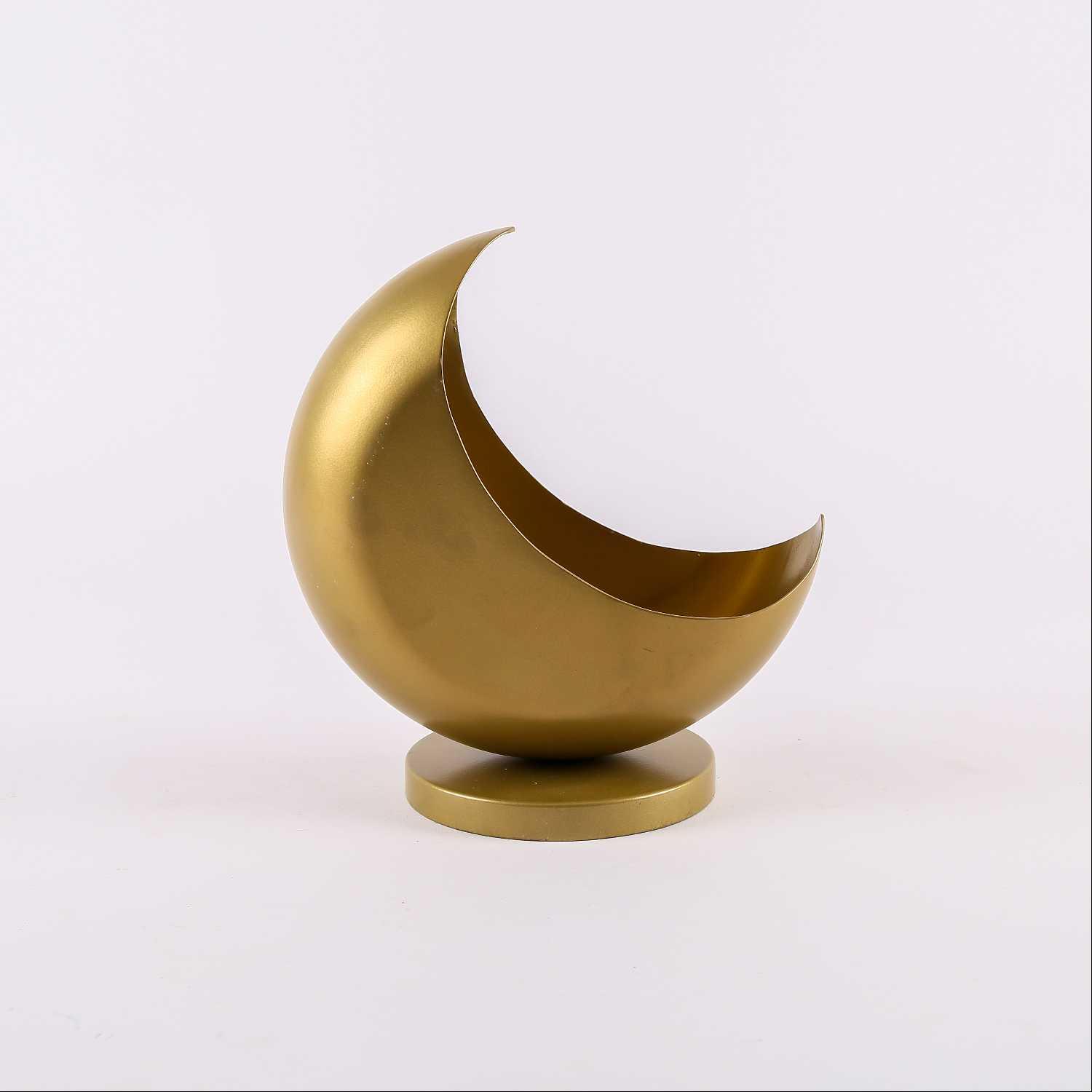 Golden serving bowl