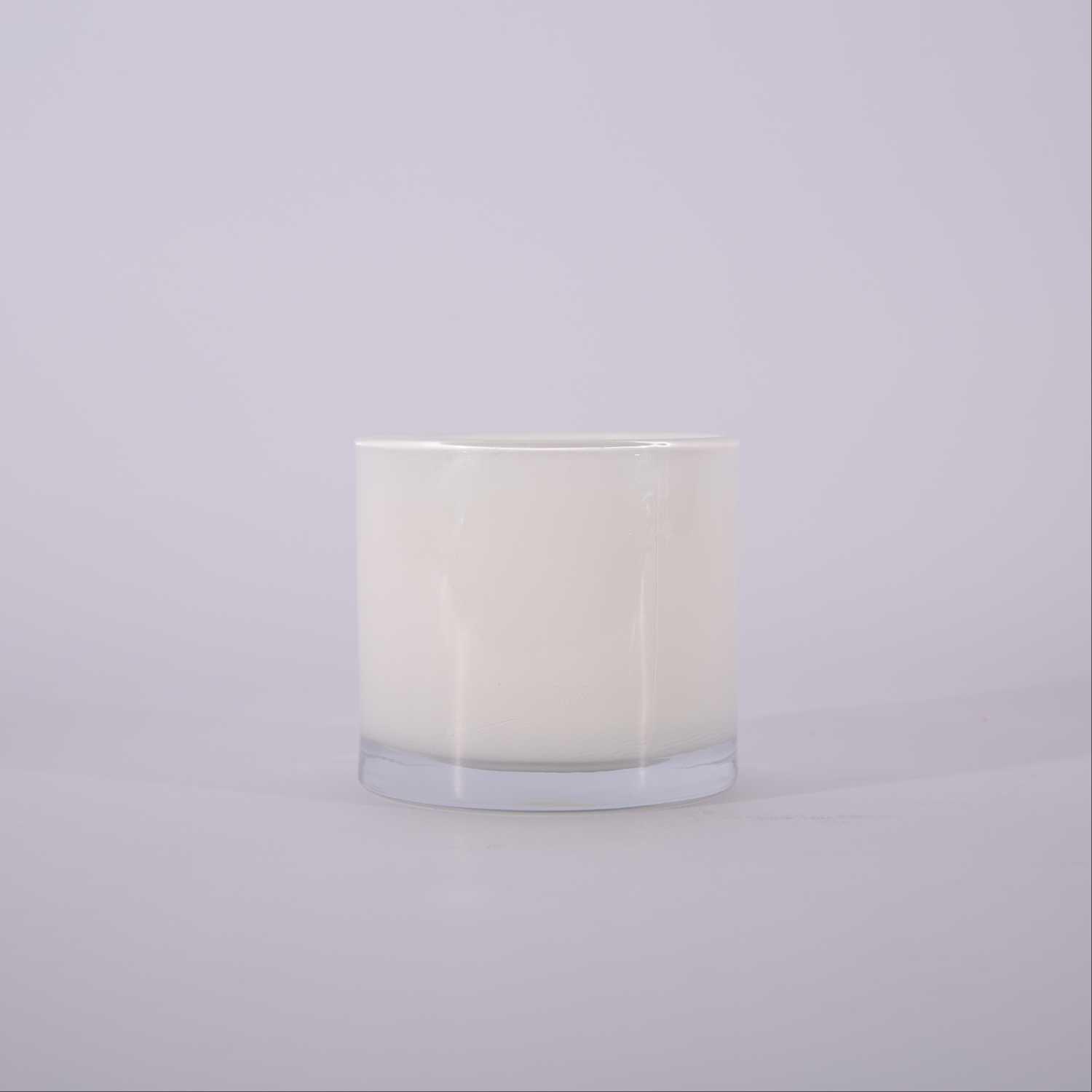 شمعة زجاجية معطرة برائحة الليمون و الخوخ بلانكا