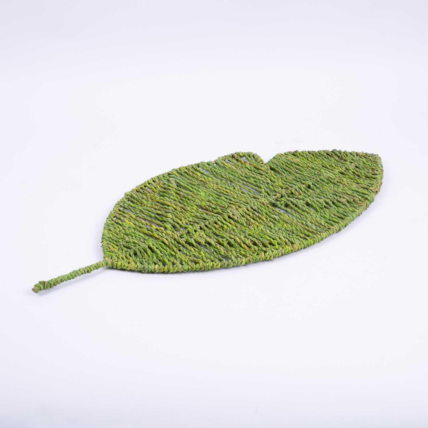 Seagrass Leaf Decor from Aurora