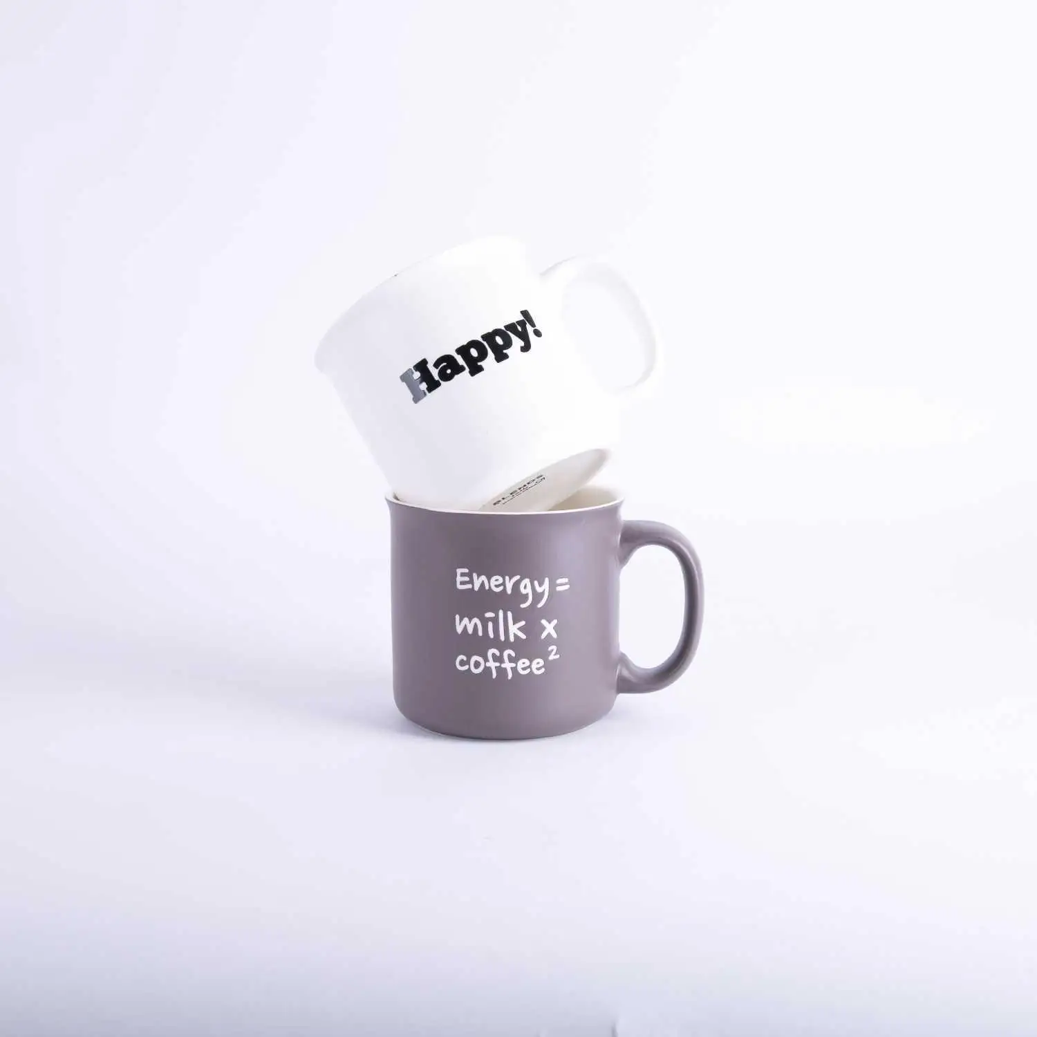 كوب قهوة بعبارة Happy من اورورا