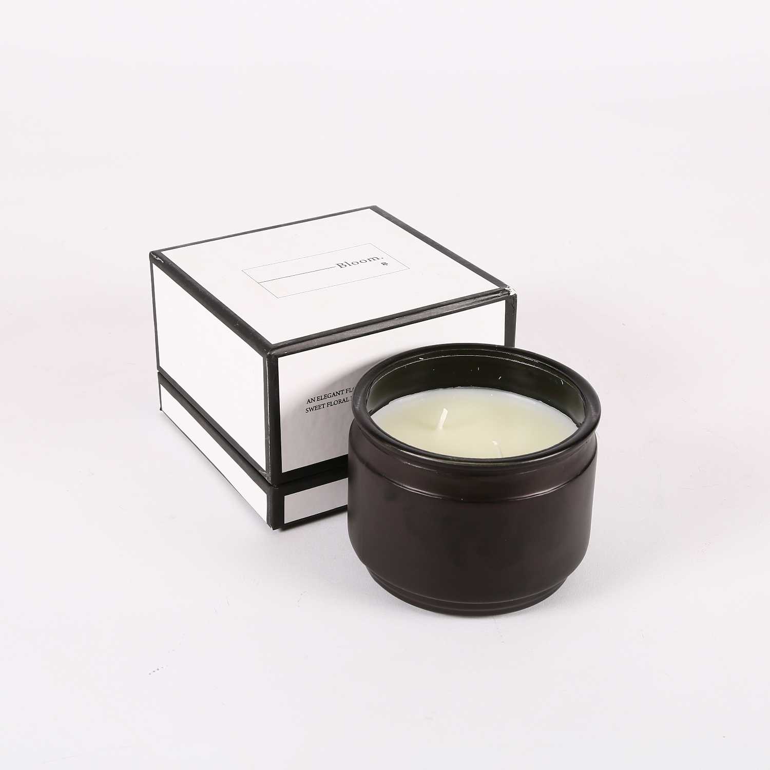 شمعة زجاج معطرة بلووم