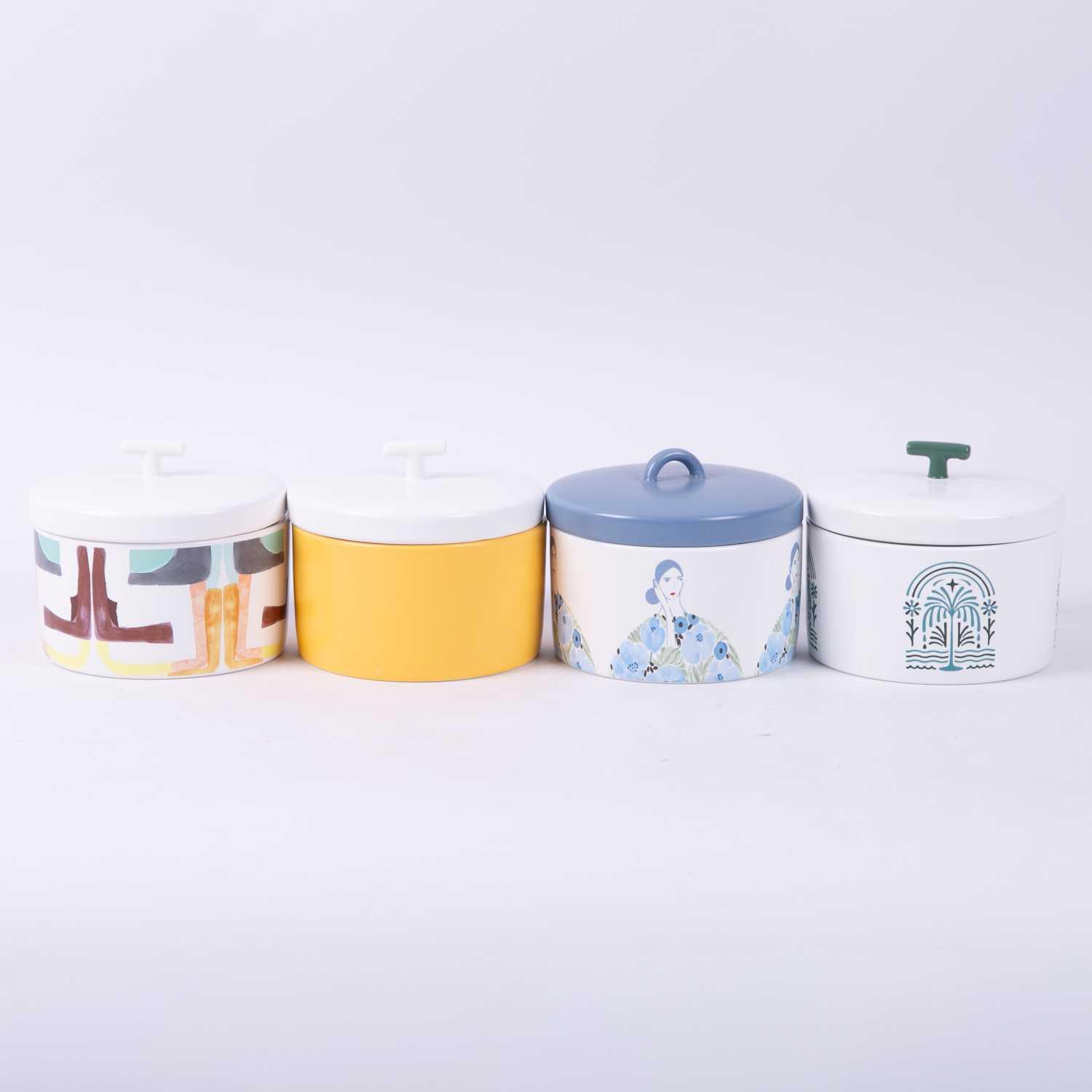 Date Bowl with lid from Belina