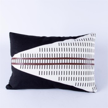Cushion + Cover with dashed pattern