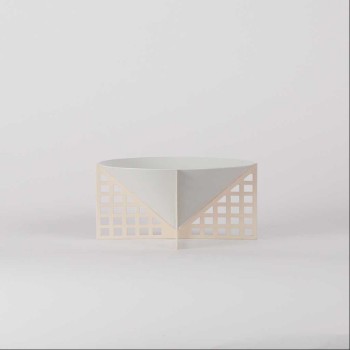 Serving bowl with stand
