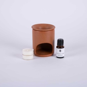 Fragrance lamp with patchouli oil and amber