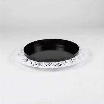 Metal round serving tray from Tera