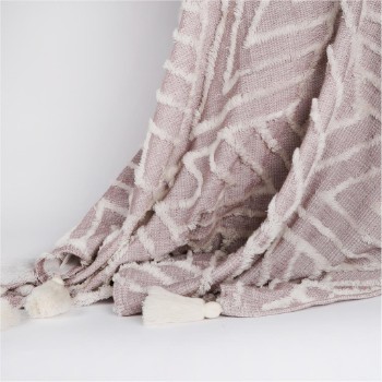 Light throw with modern pattern