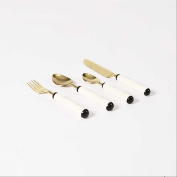 Cutlery set of 4