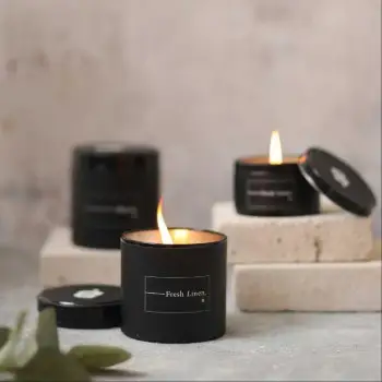 شمعة زجاجية معطرة