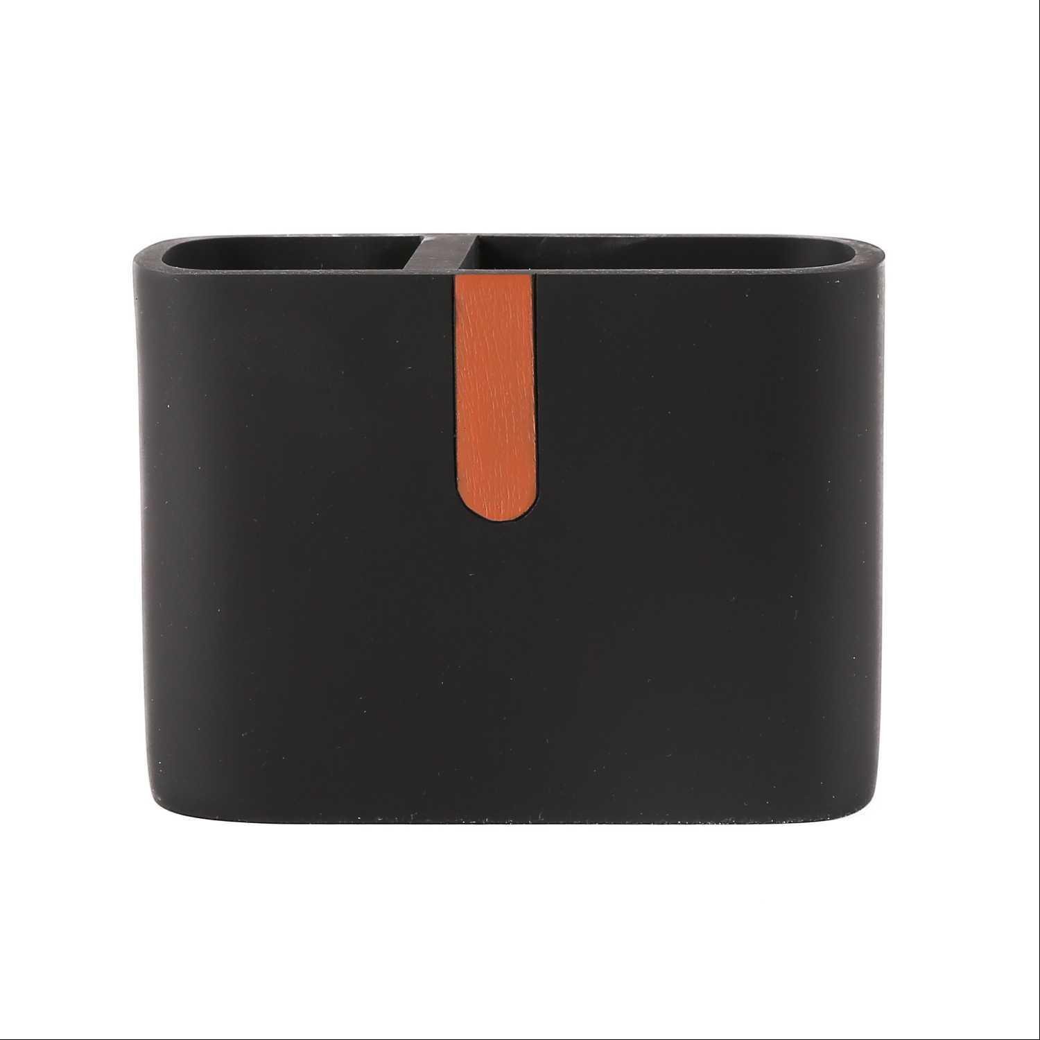 A black bathroom set