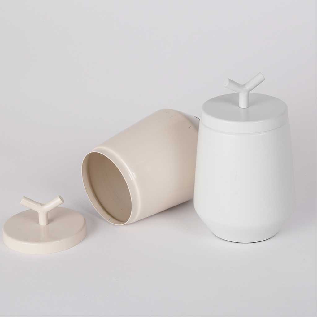 Storage box with lid and handle