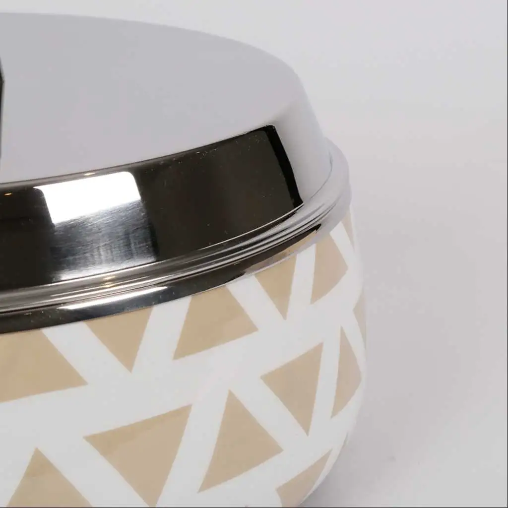 Casserole triangles with lid