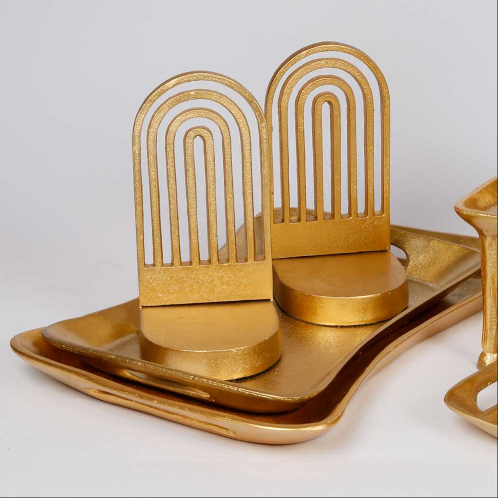 Metal stand decor