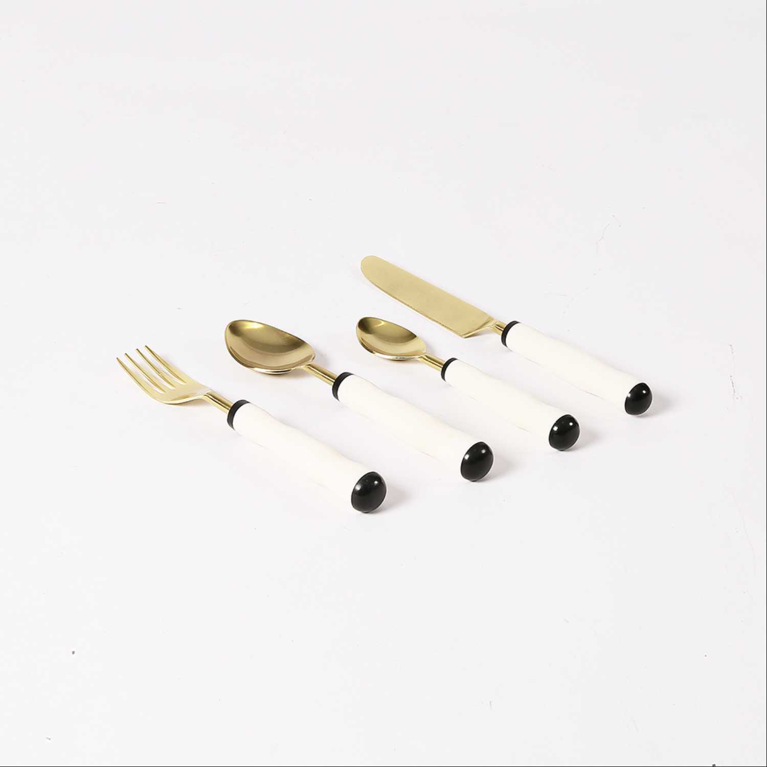 Cutlery set of 4