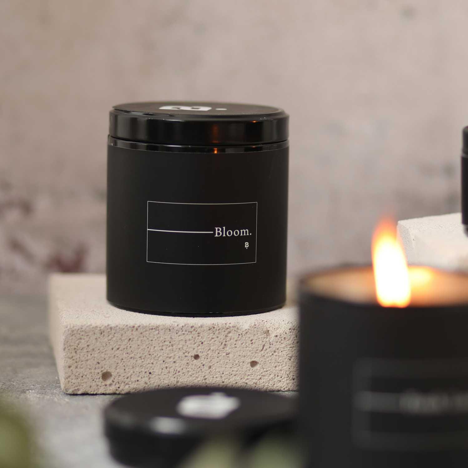 شمعة زجاجية معطرة