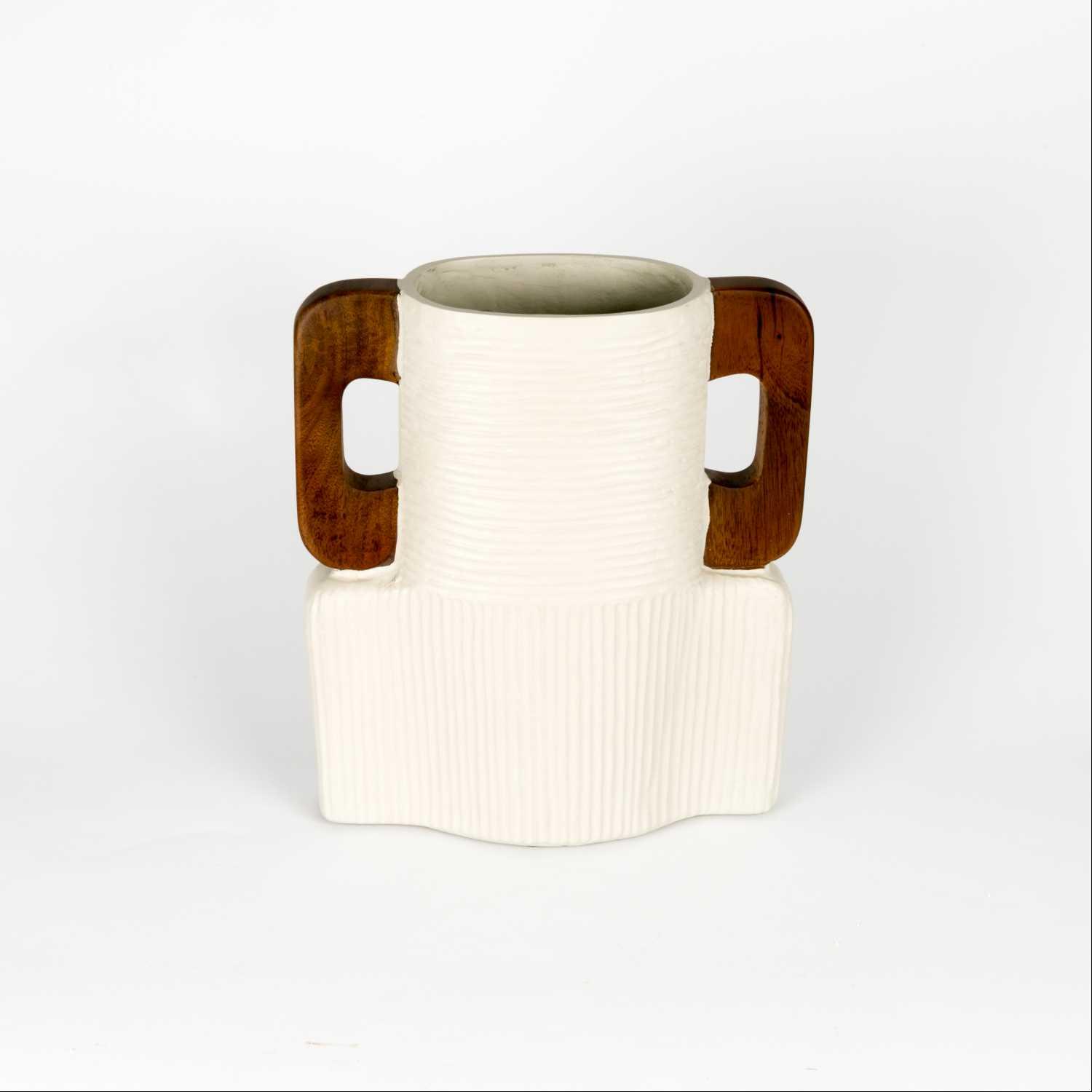 

niravana beige vase