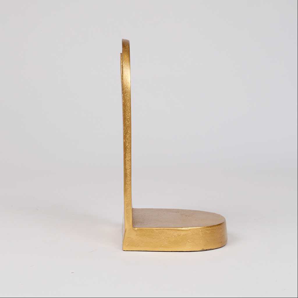 Metal stand decor